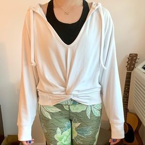 Like New Fabletics White Sweatshirt